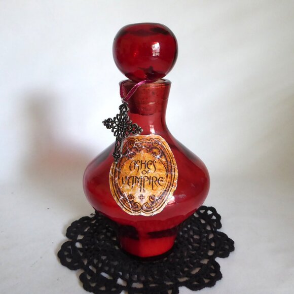 NEW 9” APOTHECARY VAMPIRE ASHES HALLOWEEN GLASS BOTTLE PROP ODDITY - Picture 1 of 12